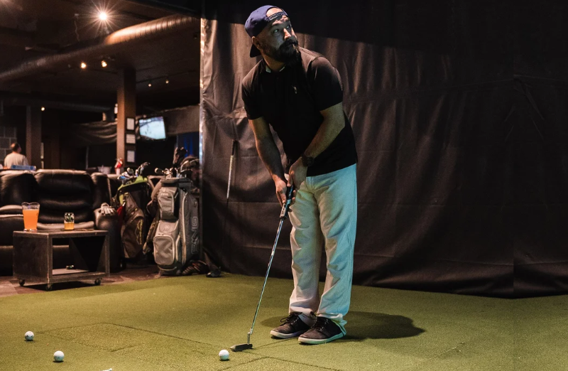 Divots Indoor Golf Regina